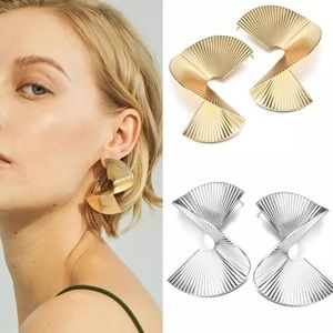 3/38🌸 boho Twisted Spiral Geometric shape earring